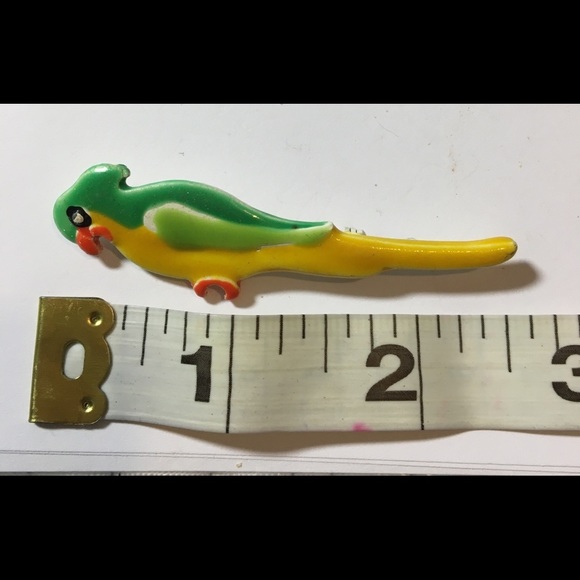 VINTAGE Parrot brooch pin Green and yellow - Picture 6 of 6